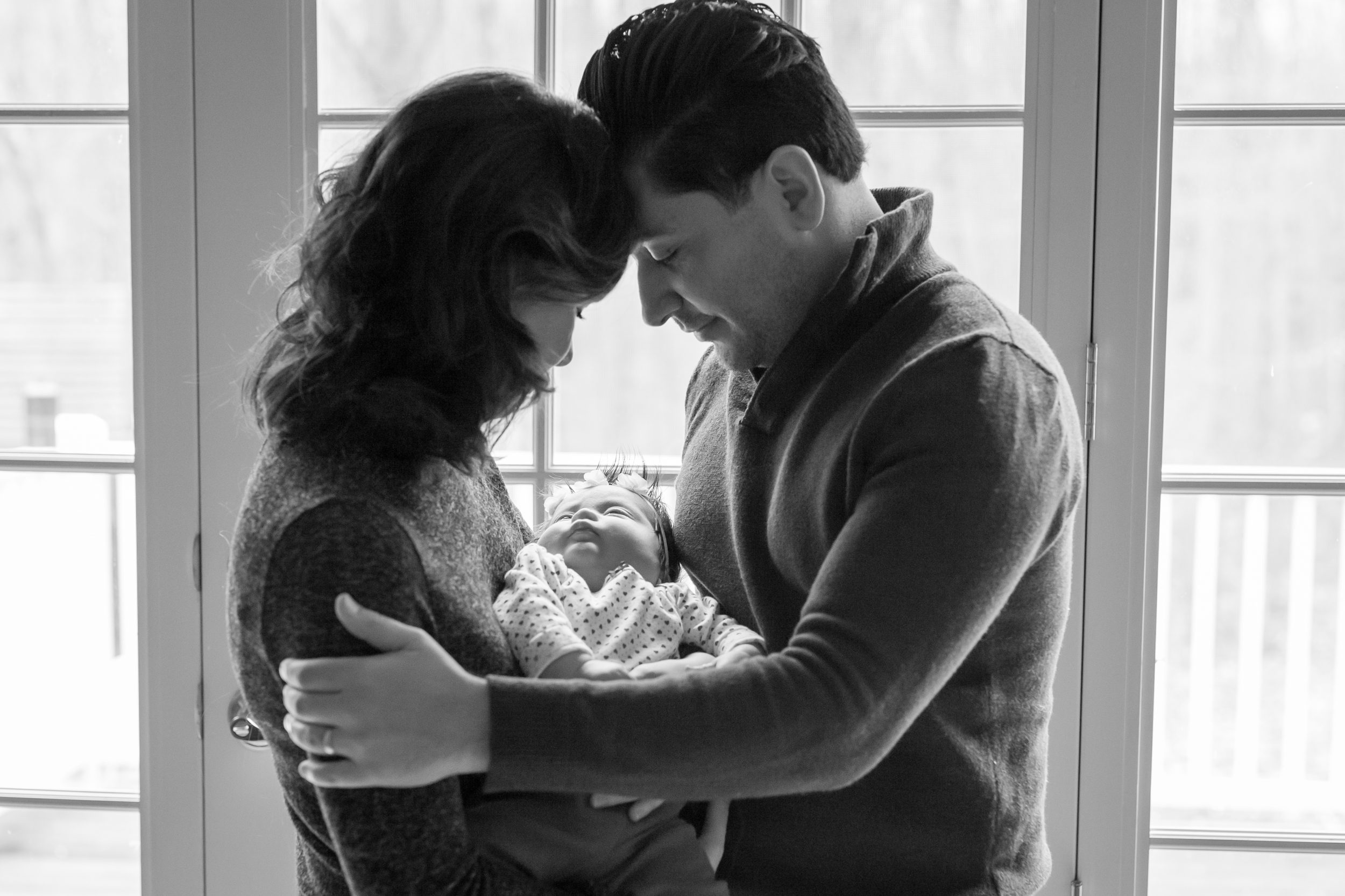 preemie baby photo session with parents