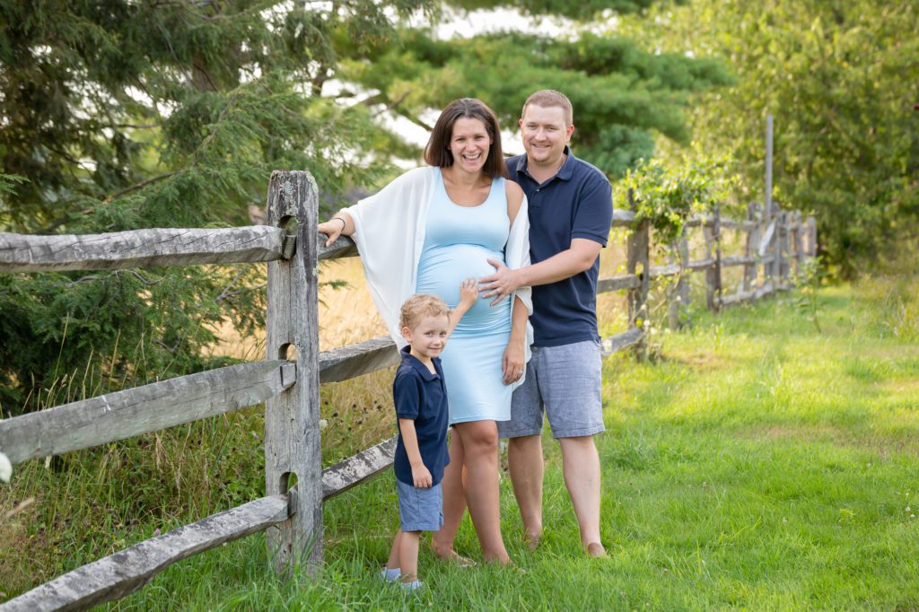 maternity photos with toddler in Connecticut.